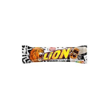 Lion Black White Nadziewany wafel z karmelem i płatkami pszennymi w białej polewie 42 g